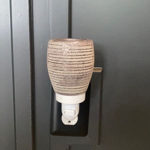 - Scentsy plug in